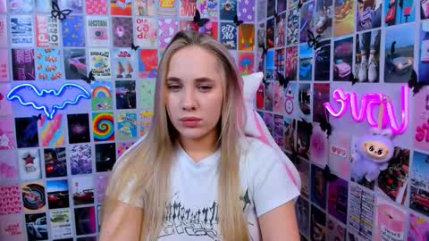 Snapshot of miamilas chatting on 12-19-25, 03:30 miamilas online show from 12-19-25, 03:30