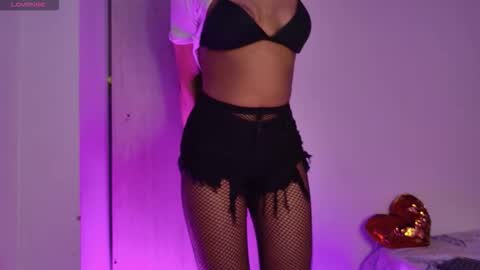 Snapshot of miamiller188 chatting on 11-06-25, 12:33 Mia Miller online show from 11-06-25, 12:33