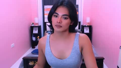 Snapshot of miamoreamara69 chatting on 06-17-26, 06:05 miamoreamara69 online show from 06-17-26, 06:05