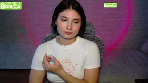 Snapshot of miamysterly chatting on 07-18-26, 02:54 miamysterly online show from 07-18-26, 02:54