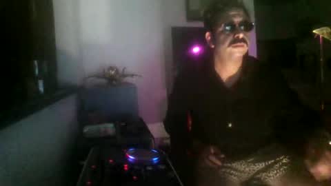 Snapshot of miandben chatting on 11-12-25, 02:01 Mia Ben online show from 11-12-25, 02:01