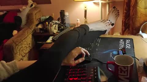 Snapshot of miaowhowl chatting on 02-13-26, 01:01 Kristien online show from 02-13-26, 01:01