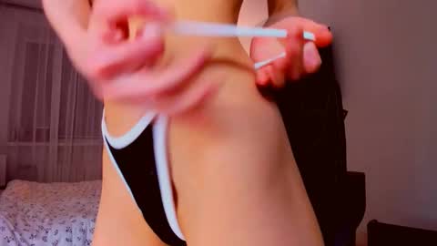 Mia online show from 04-08-26, 07:58