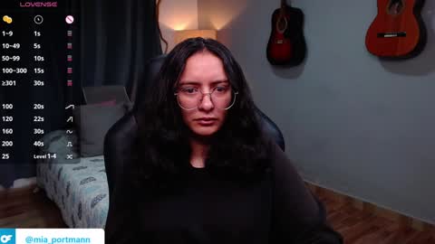 Snapshot of miaportman chatting on 12-23-24, 09:16 MIAPORTMANN online show from 12-23-24, 09:16