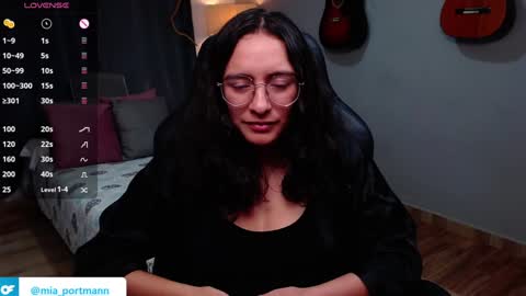 Snapshot of miaportman chatting on 12-29-24, 03:57 MIAPORTMANN online show from 12-29-24, 03:57