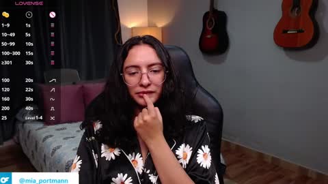 Snapshot of miaportman chatting on 01-03-25, 10:52 MIAPORTMANN online show from 01-03-25, 10:52