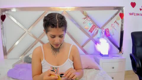 Snapshot of miaqueen021 chatting on 02-11-25, 09:56 Sweetie Mia online show from 02-11-25, 09:56