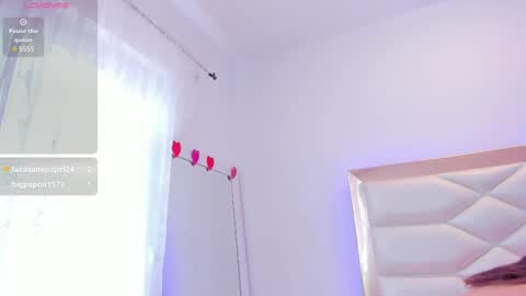 Snapshot of miaqueen021 chatting on 03-01-25, 03:27 Sweetie Mia online show from 03-01-25, 03:27