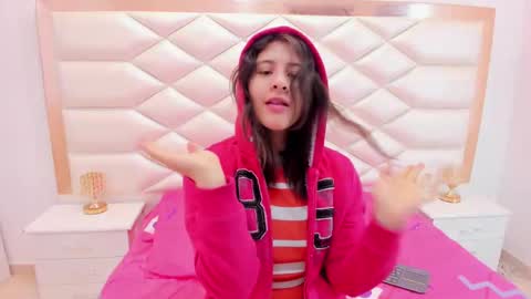 Snapshot of miaqueen021 chatting on 03-12-25, 12:26 Sweetie Mia online show from 03-12-25, 12:26