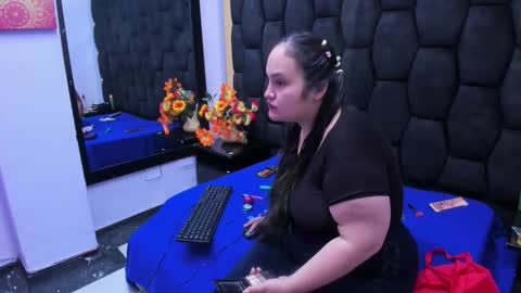 Snapshot of miarous69 chatting on 01-14-26, 12:44 MiaRouse online show from 01-14-26, 12:44