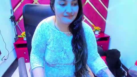 Snapshot of miarous69 chatting on 02-13-26, 06:20 MiaRouse online show from 02-13-26, 06:20