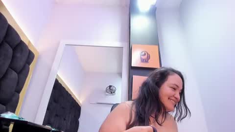 Snapshot of miarous69 chatting on 06-12-26, 04:00 MiaRouse online show from 06-12-26, 04:00