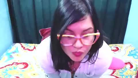 mia online show from 06-06-26, 11:04