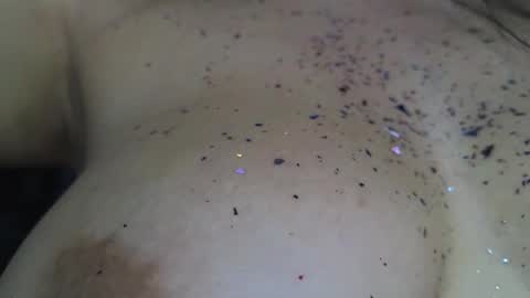 Snapshot of miasavagex18 chatting on 01-01-25, 06:05 MiaHancock online show from 01-01-25, 06:05