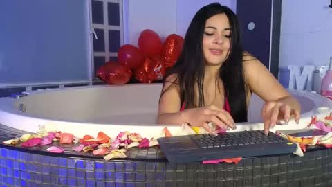 Snapshot of miasavagex18 chatting on 02-18-25, 05:53 MiaHancock online show from 02-18-25, 05:53