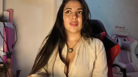 MiaHancock online show from 05-18-26, 05:46