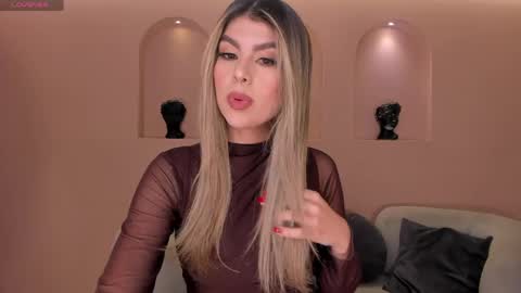 Snapshot of miasilvax chatting on 05-20-26, 11:16 Mia Silva online show from 05-20-26, 11:16