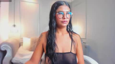 Snapshot of miasmit_ chatting on 02-18-26, 03:02 Mia online show from 02-18-26, 03:02