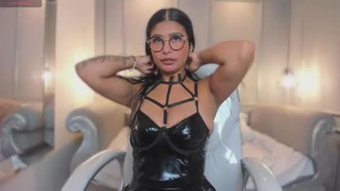 Snapshot of miasmit_ chatting on 02-21-26, 03:18 Mia online show from 02-21-26, 03:18