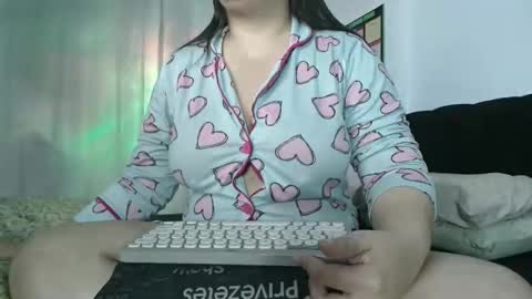 Snapshot of miasp chatting on 05-15-26, 11:45 MiaSP online show from 05-15-26, 11:45