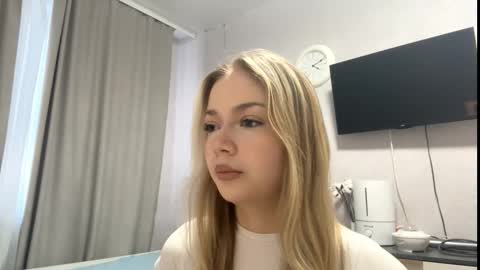 Milana online show from 02-17-26, 01:07