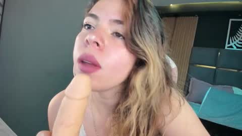 miatorres4 online show from 11-04-25, 03:49