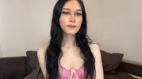 Snapshot of miatransdoll chatting on 06-22-26, 08:11 Mia online show from 06-22-26, 08:11