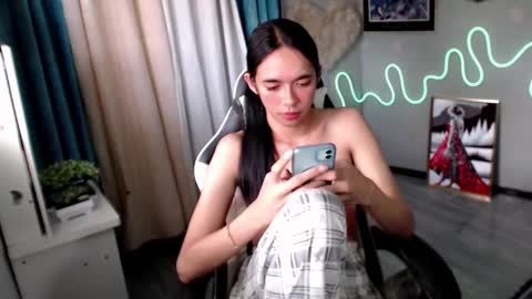 Snapshot of miatrixs chatting on 01-28-25, 01:08 Mia online show from 01-28-25, 01:08