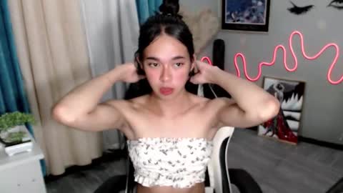 Snapshot of miatrixs chatting on 02-02-25, 04:00 Mia online show from 02-02-25, 04:00