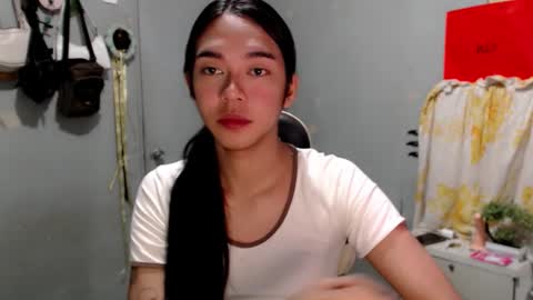 Mia online show from 03-15-26, 05:52