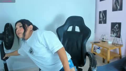 Miaa valentinaaa online show from 03-10-25, 12:29