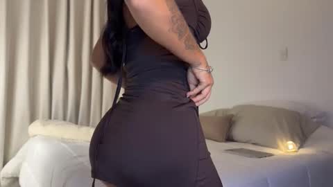 Mia online show from 04-15-26, 10:43