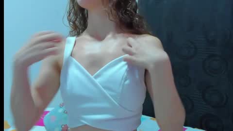 Snapshot of miavolkova_ chatting on 05-14-26, 01:01 Chloe online show from 05-14-26, 01:01