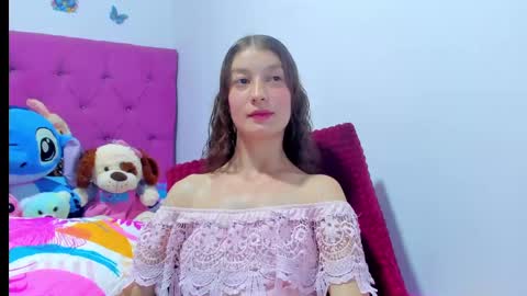Snapshot of miavolkova_ chatting on 06-03-26, 11:54 Chloe online show from 06-03-26, 11:54