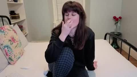 Mia  online show from 02-25-26, 09:57