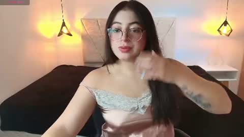 Snapshot of miawils_ chatting on 06-24-26, 11:53 M I A W I L S online show from 06-24-26, 11:53
