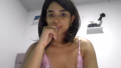 Snapshot of micaelamoreno18 chatting on 07-23-26, 04:43 micaelamoreno18 online show from 07-23-26, 04:43