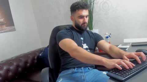 MicahLane online show from 10-28-25, 05:33