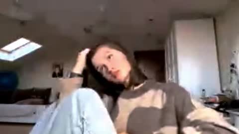 Emily online show from 10-12-25, 02:16