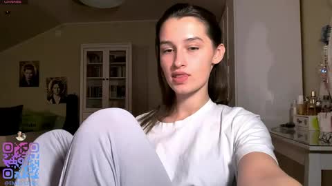 Emily online show from 04-03-26, 04:49