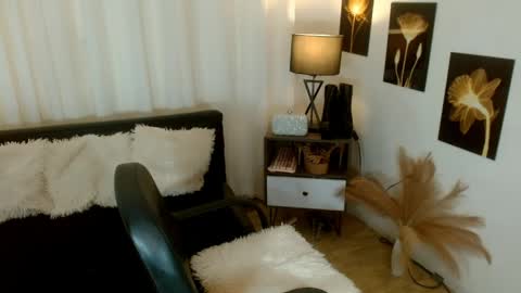 michaelagoddess online show from 04-08-26, 08:47