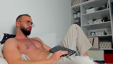 MichaelEvansx online show from 12-02-24, 11:18