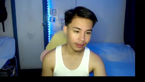 Snapshot of michaelgoeslive chatting on 07-17-26, 12:17 Michael online show from 07-17-26, 12:17