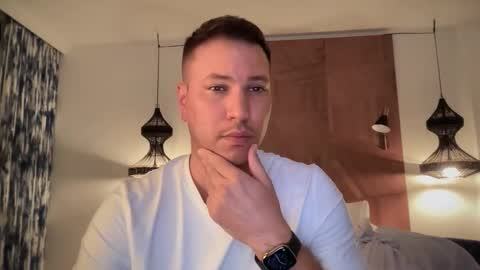 Michael J Cox online show from 05-11-26, 12:16