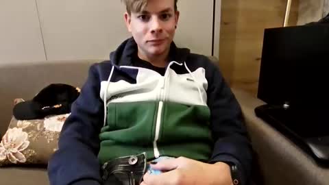 Snapshot of michaeltwinkboy chatting on 03-31-26, 05:13 michaeltwinkboy online show from 03-31-26, 05:13