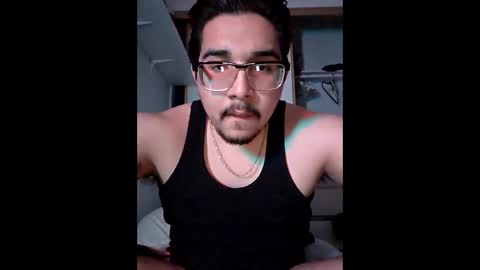 Snapshot of michealg23 chatting on 01-10-26, 12:40 michealg23 online show from 01-10-26, 12:40