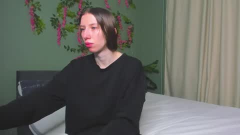 michele_mack online show from 12-22-25, 02:19