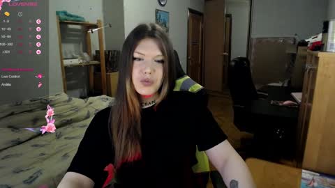 Snapshot of micheledoll chatting on 12-06-24, 10:16 MicheleDoll online show from 12-06-24, 10:16