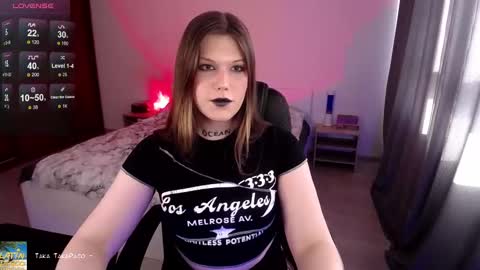 Snapshot of micheledoll chatting on 02-27-25, 01:17 MicheleDoll online show from 02-27-25, 01:17
