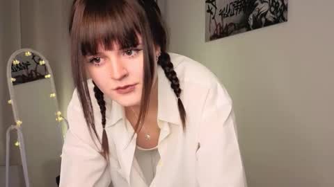 Snapshot of michelewild chatting on 02-12-26, 01:17 Michele online show from 02-12-26, 01:17